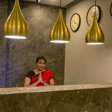 Four Leaf Hotel - Sapphire Blue, Varanasi Bagian luar foto