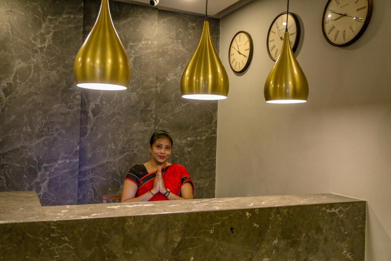 Four Leaf Hotel - Sapphire Blue, Varanasi Bagian luar foto