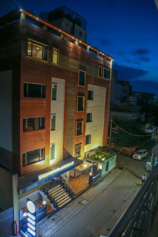 Four Leaf Hotel - Sapphire Blue, Varanasi Bagian luar foto