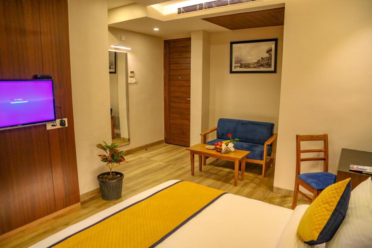 Four Leaf Hotel - Sapphire Blue, Varanasi Bagian luar foto