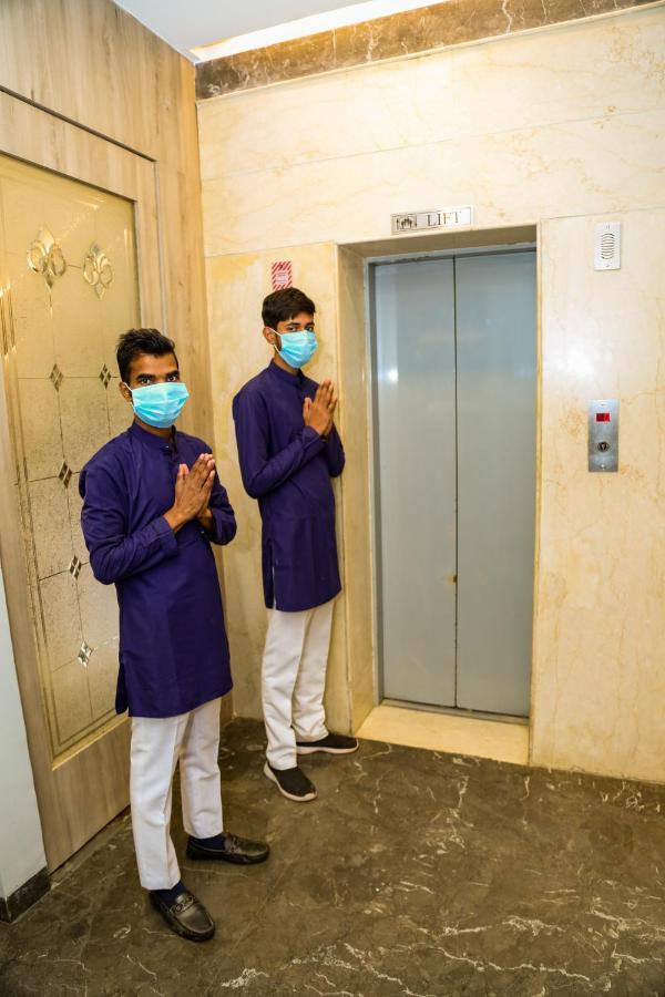 Four Leaf Hotel - Sapphire Blue, Varanasi Bagian luar foto