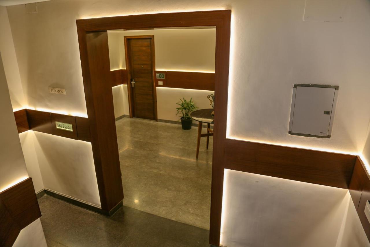 Four Leaf Hotel - Sapphire Blue, Varanasi Bagian luar foto